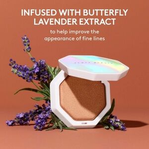 NIB Fenty Beauty Demi'Glow Light Diffusing Highlighter - Rich Hunnie